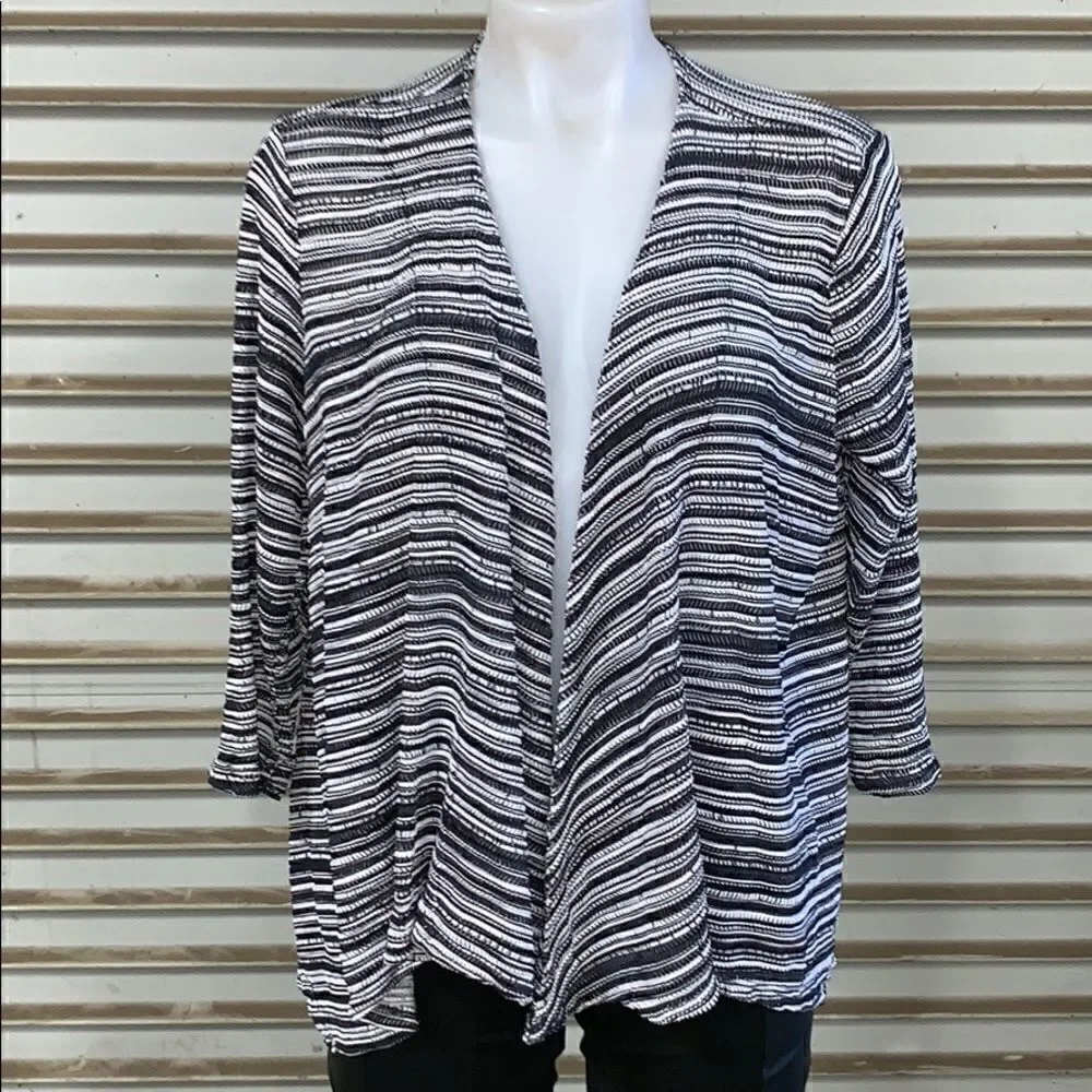 Travel Elements black and white cardigan